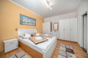  Adria Sun Apartments  Водице